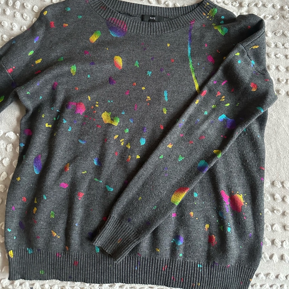 FATE Sweater! Cool rainbow splatter details size small FATE sweater